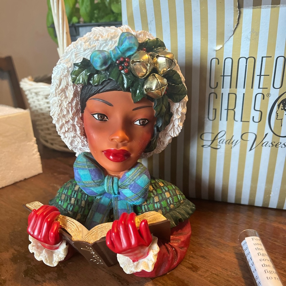 Brand new never used vintage camo lady head vase!!